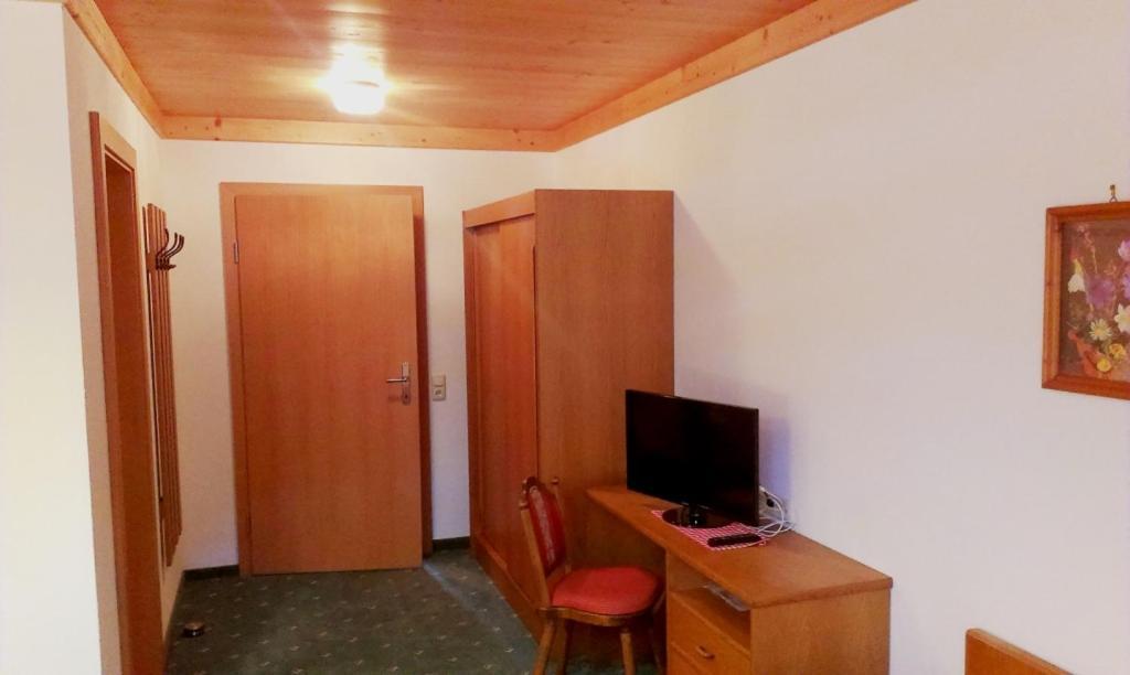 Gaestehaus Toferer Гросарл Стая снимка